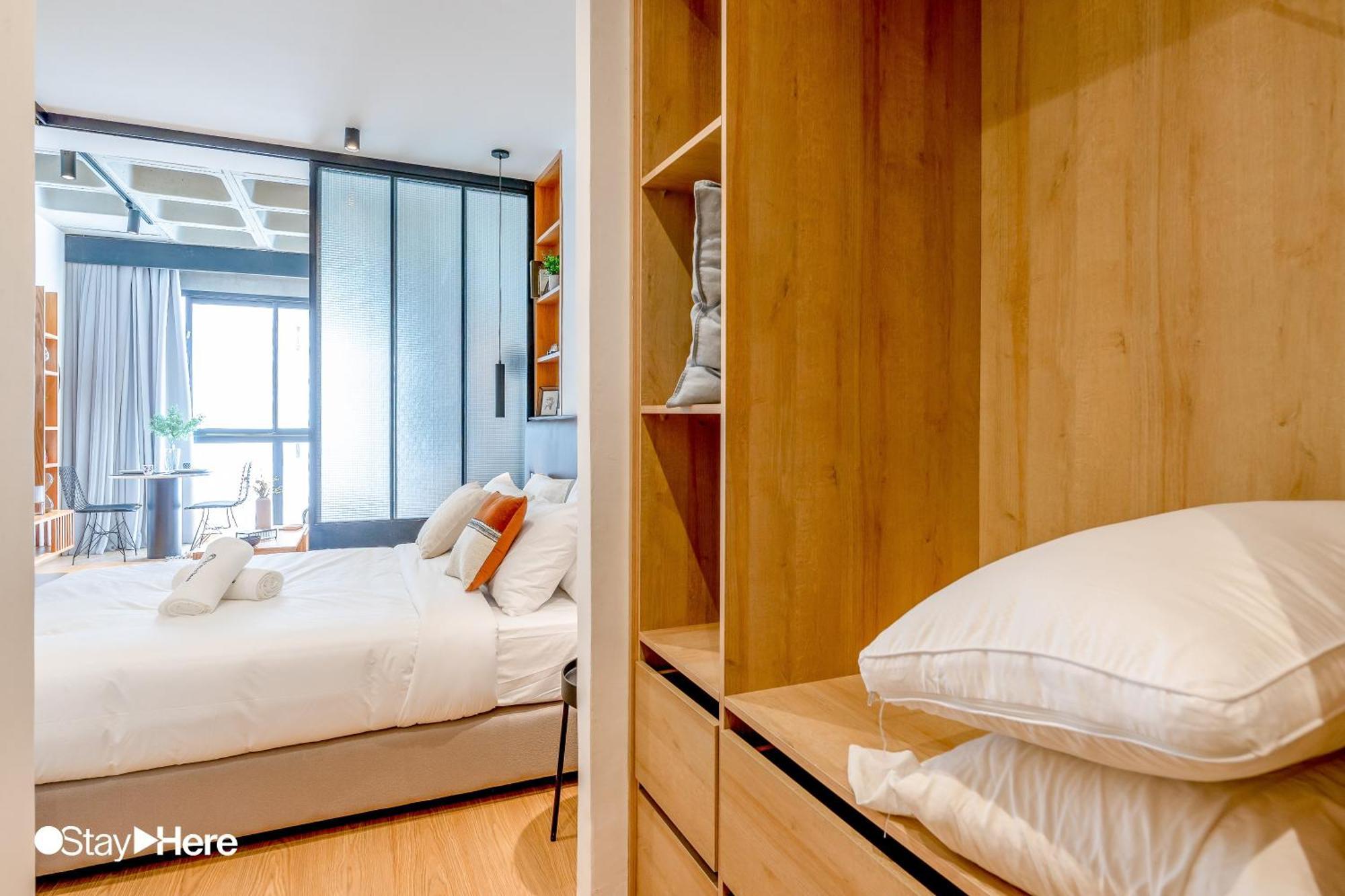 Stayhere - Gauthier 1 - Modern Casa Blanca